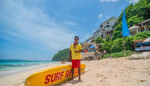 Karma Beach Lifeguard Trains with Australian Surf Lifesavers, Bringing World-Class Skills to Bali