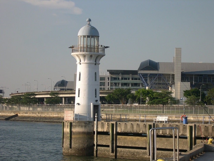 Raffles Marina Lighthouse-min