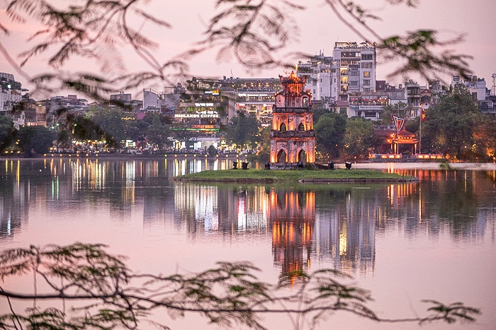 Hoan Kiem Lake vietnam - travel treasures